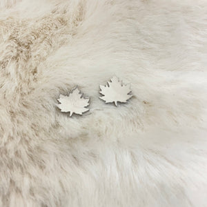 Metal Shape Stud Earring / Canada Maple leaf
