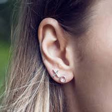 Metal Shape Stud Earring / XO