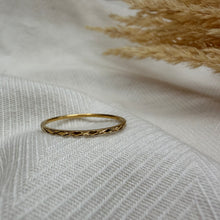 Ring | Dainty Criss Cross | Stainless Steel