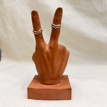 Double V ring