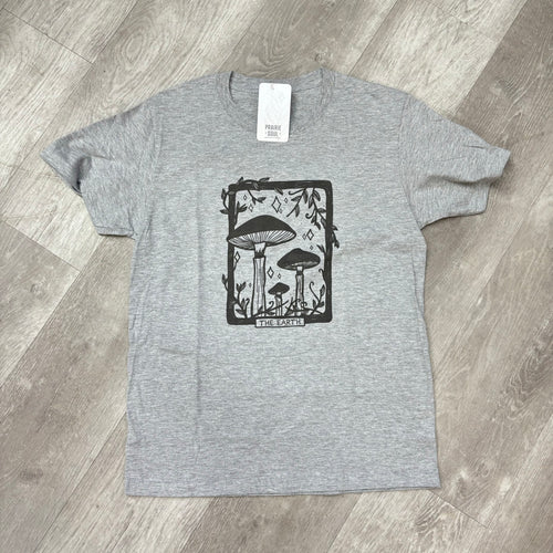 Graphic Tee / Mushrooms The Earth