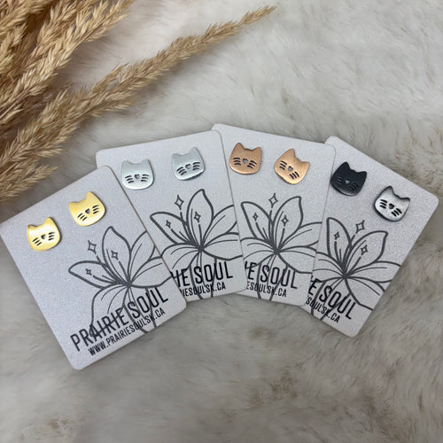 Metal Shape Stud Earring / Cat whiskers