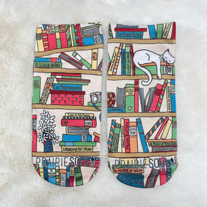 Socks Ankle / Bookshelf Cat