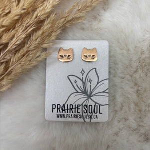 Metal Shape Stud Earring / Cat whiskers