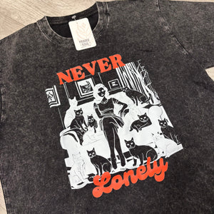 Graphic Tee / Never Lonely Cats