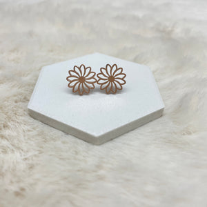 Metal Shape Stud Earring / Flower