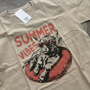 Graphic Tee / Summer Vibes