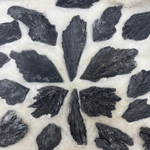 Kyanite Black Ravens Wing