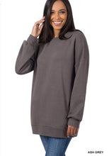 Sweatshirt round neck with pockets 29"
