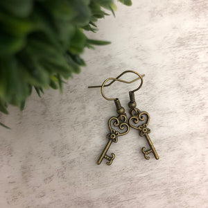 Charm Earring / Key Vintage Small