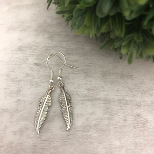 Charm Earring / Feather