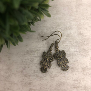 Charm Earring / Owl Feathers