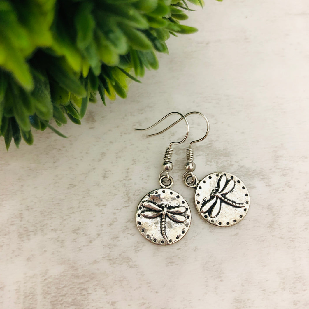 Charm Earring / Dragonfly Circle