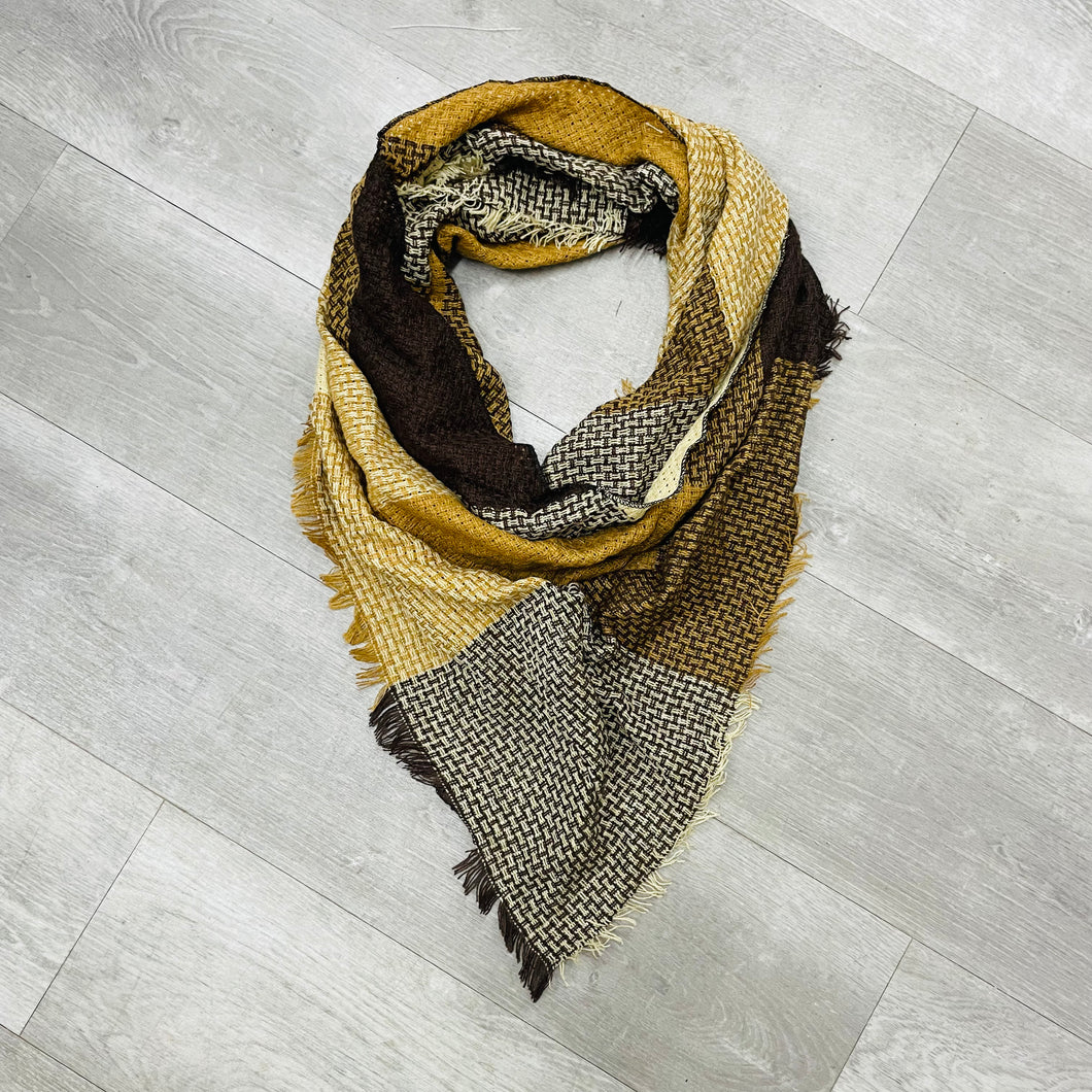 Triangle Blanket Scarf / Browns