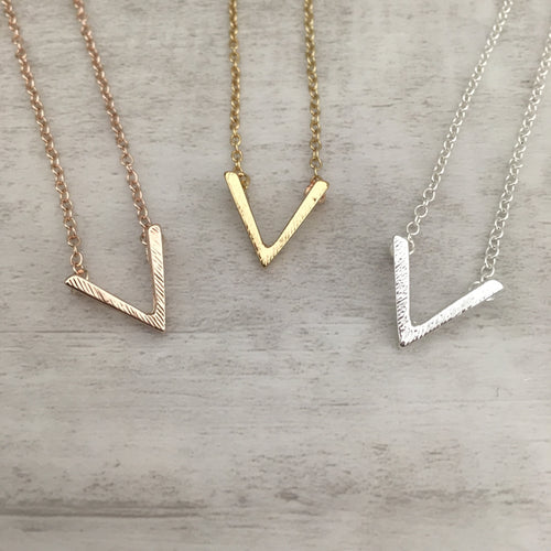 Dainty Necklace / V