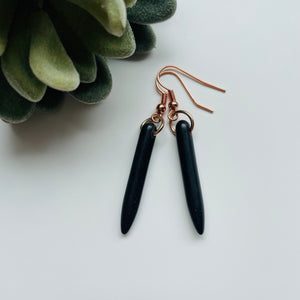 Earring / one of a kind #16 / rose gold black stone point