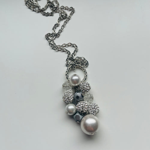Cluster Necklace / Glitterball #15 / white Pearl silver